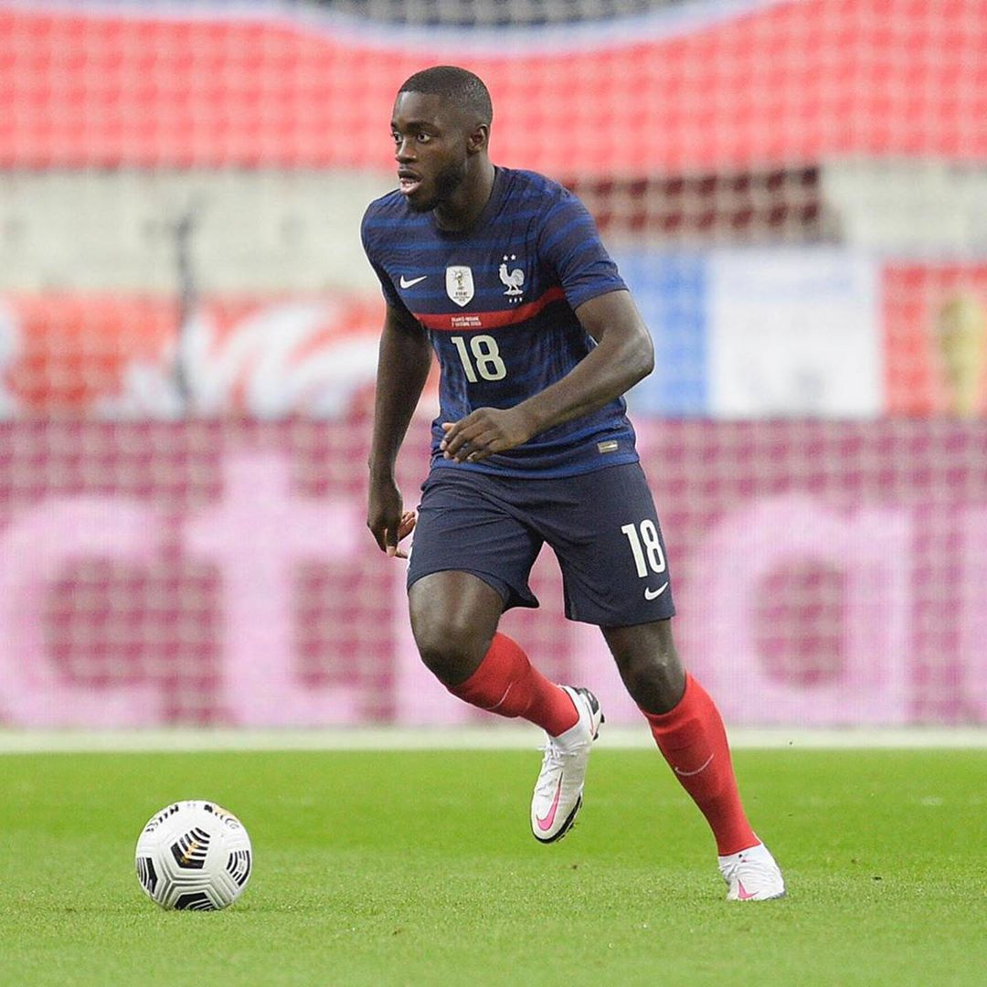 包含集结日德甲焦点战，曼联遗憾出局，质疑声仍在，医务组通报恢复的词条